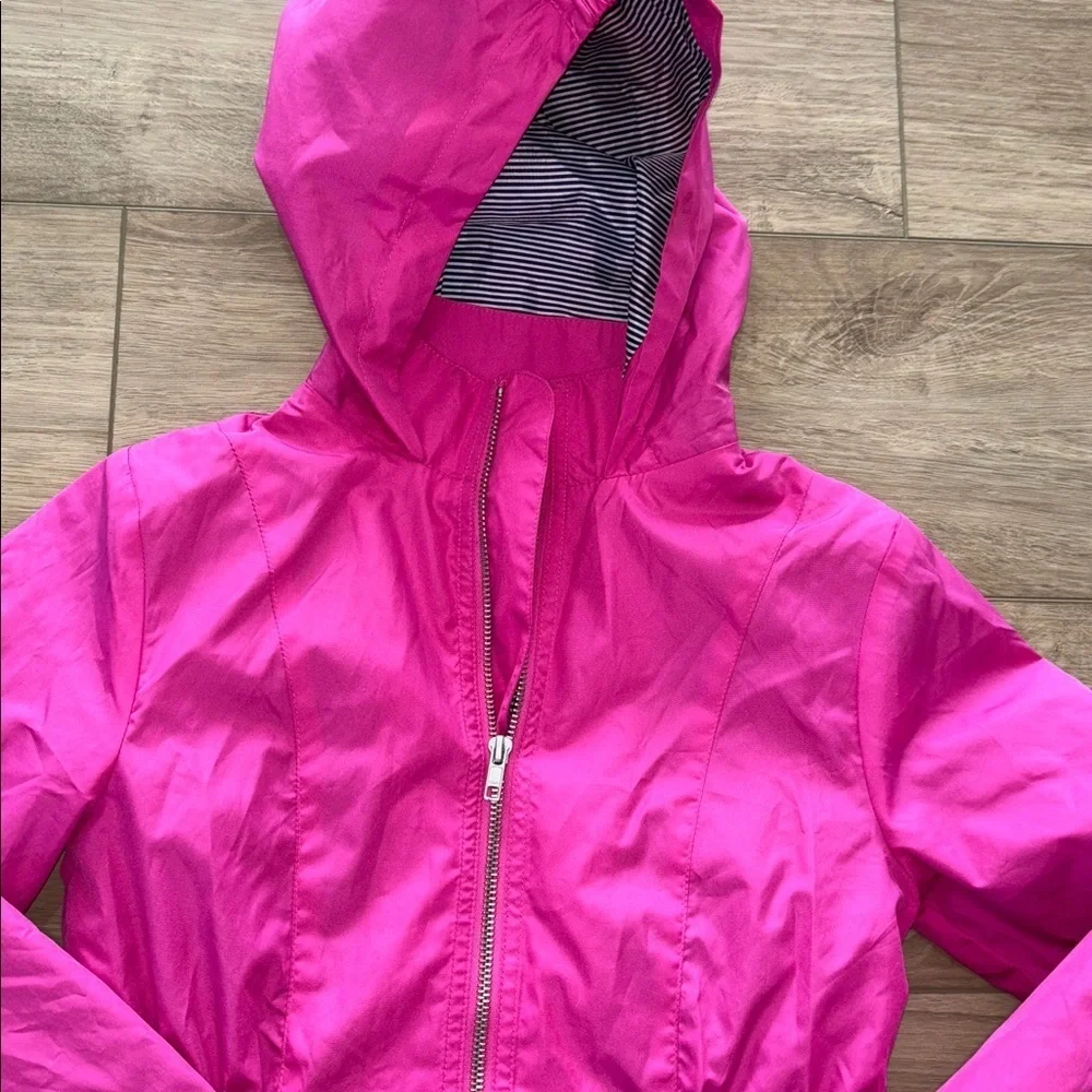 GAP Vibrant Pink hooded Raincoat for girls size XLarge